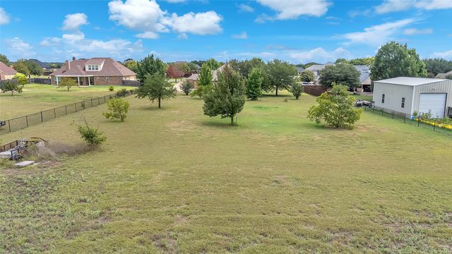 1921 Willow Bend Drive, Oak Leaf, TX 75154
