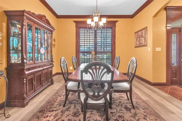 1921 Willow Bend Drive, Oak Leaf, TX 75154