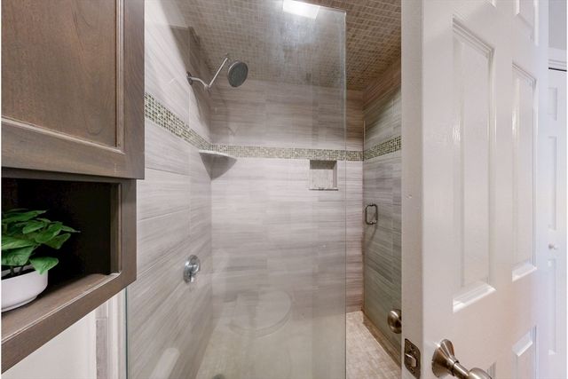 111 W Eighth C, Boston, MA 02127