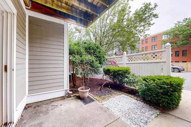 111 W Eighth C, Boston, MA 02127