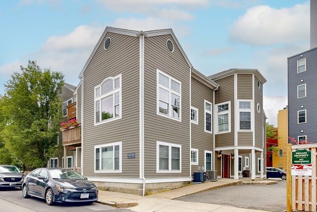 111 W Eighth C, Boston, MA 02127
