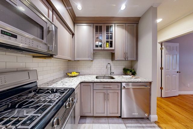 111 W Eighth C, Boston, MA 02127