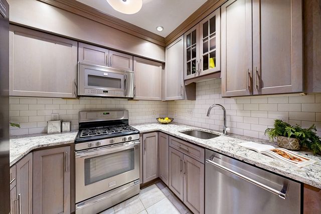 111 W Eighth C, Boston, MA 02127