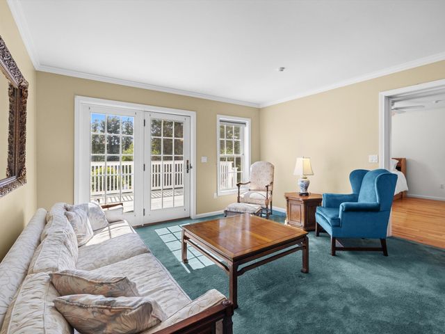 30 William Onthank Ln 30, Southborough, MA 01772