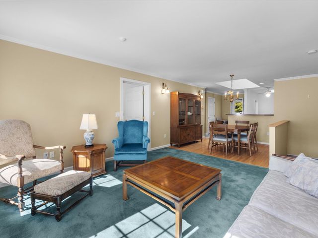 30 William Onthank Ln 30, Southborough, MA 01772