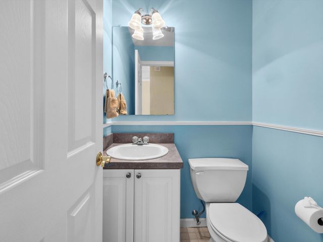 30 William Onthank Ln 30, Southborough, MA 01772