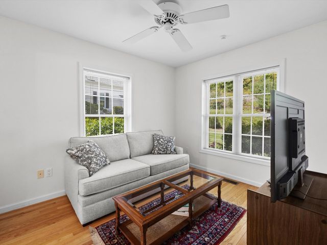 30 William Onthank Ln 30, Southborough, MA 01772