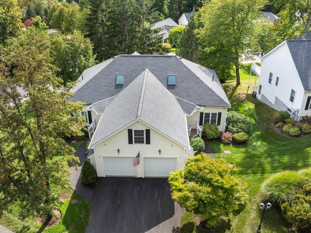 30 William Onthank Ln 30, Southborough, MA 01772