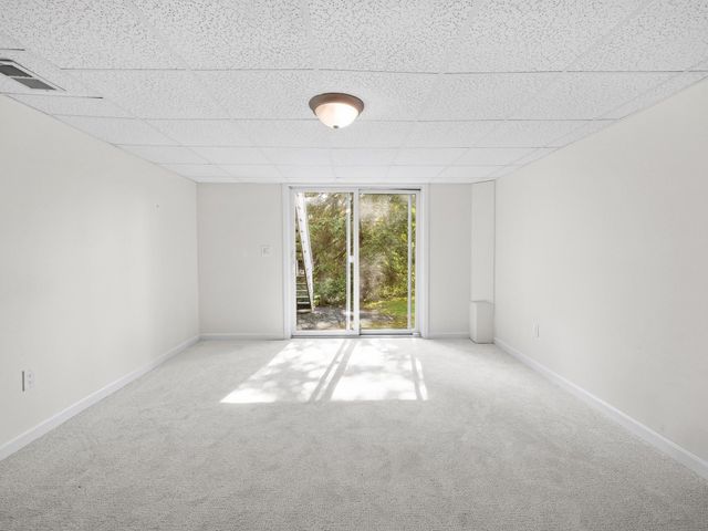 30 William Onthank Ln 30, Southborough, MA 01772