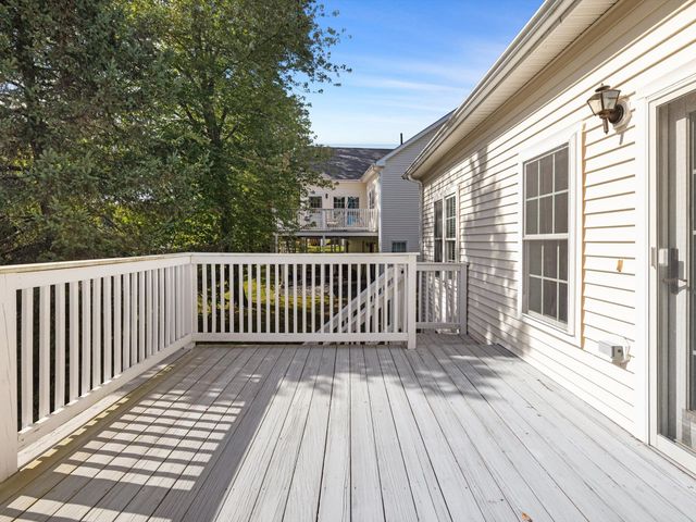 30 William Onthank Ln 30, Southborough, MA 01772
