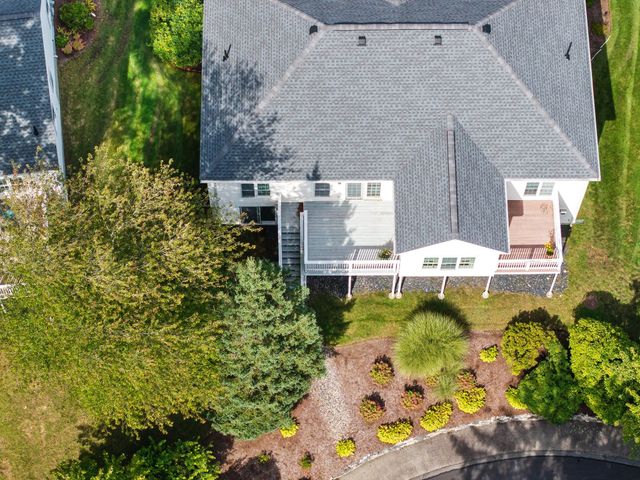 30 William Onthank Ln 30, Southborough, MA 01772