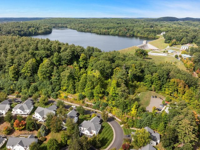 30 William Onthank Ln 30, Southborough, MA 01772