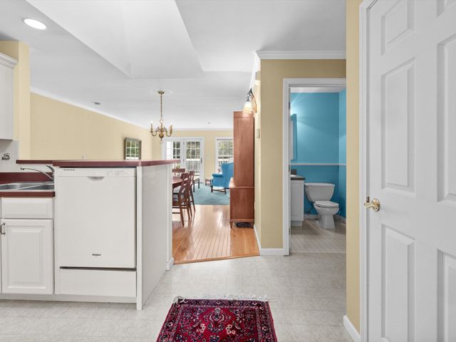 30 William Onthank Ln 30, Southborough, MA 01772