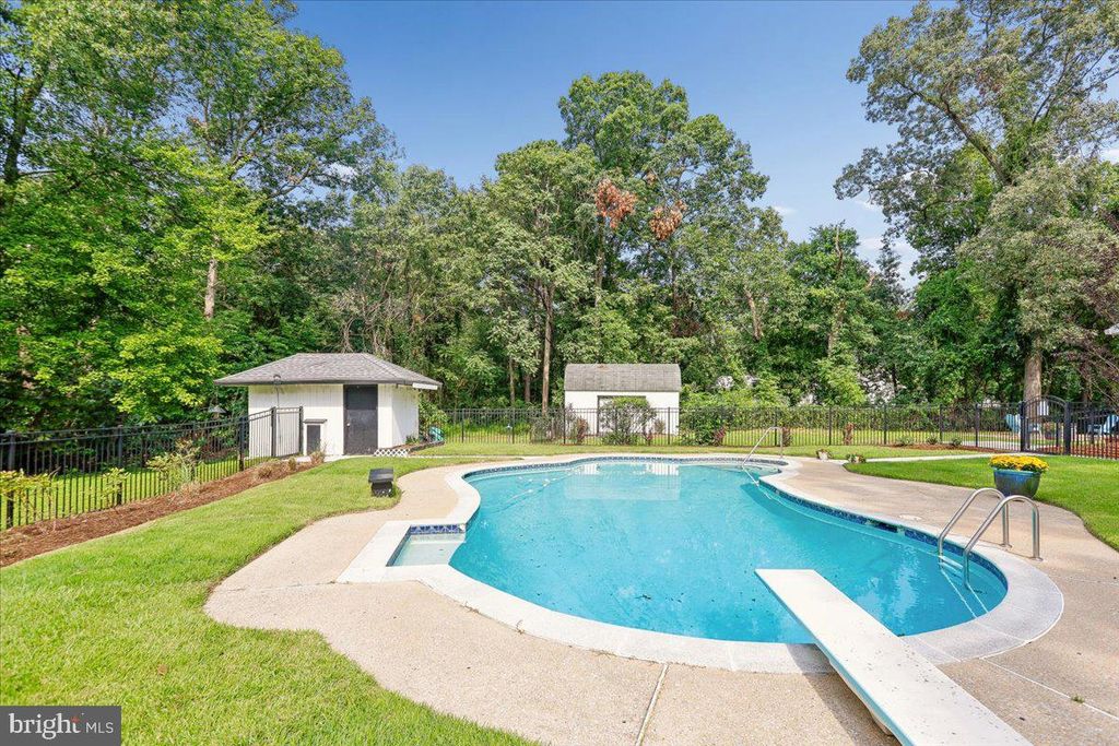833 MEADOW RD, Severn, MD 21144