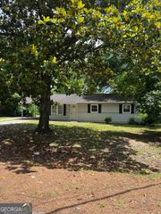 908 Crestwood Terrace, Warner Robins, GA 31088