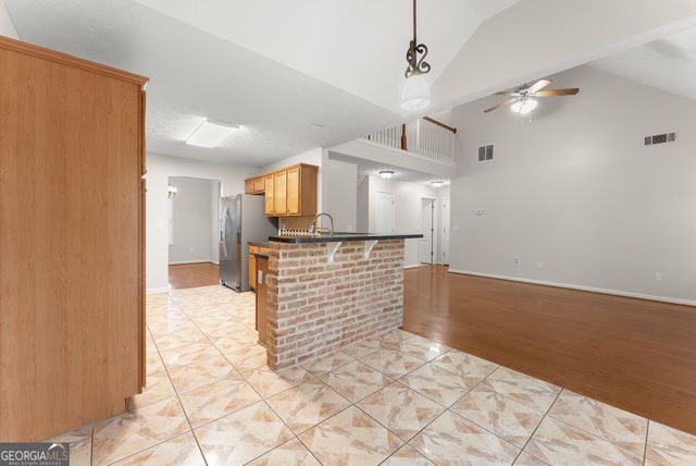 543 Windsong Lake Drive, Commerce, GA 30529