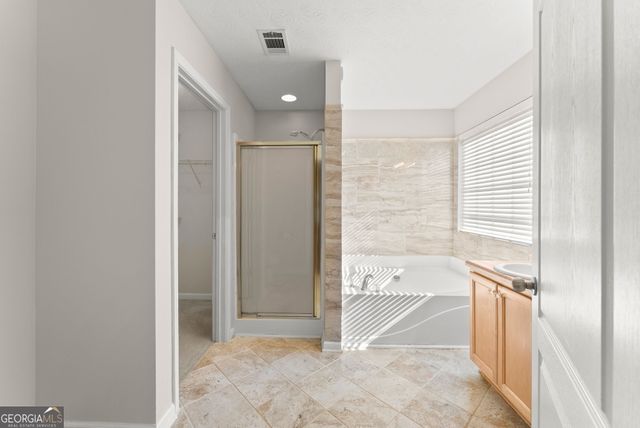 543 Windsong Lake Drive, Commerce, GA 30529