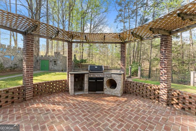 543 Windsong Lake Drive, Commerce, GA 30529