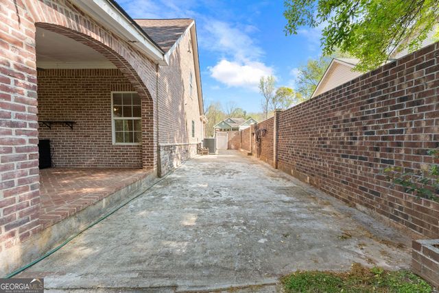 543 Windsong Lake Drive, Commerce, GA 30529