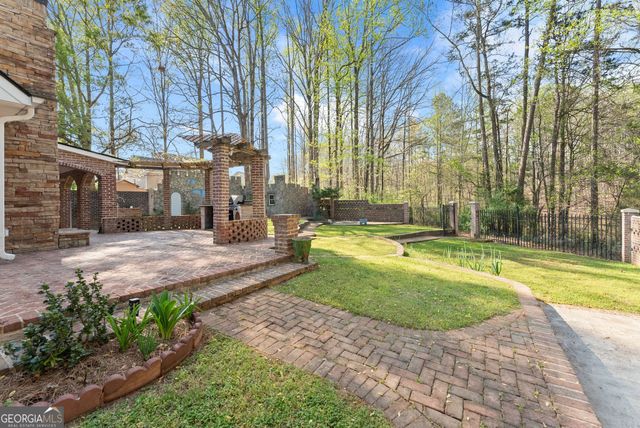 543 Windsong Lake Drive, Commerce, GA 30529