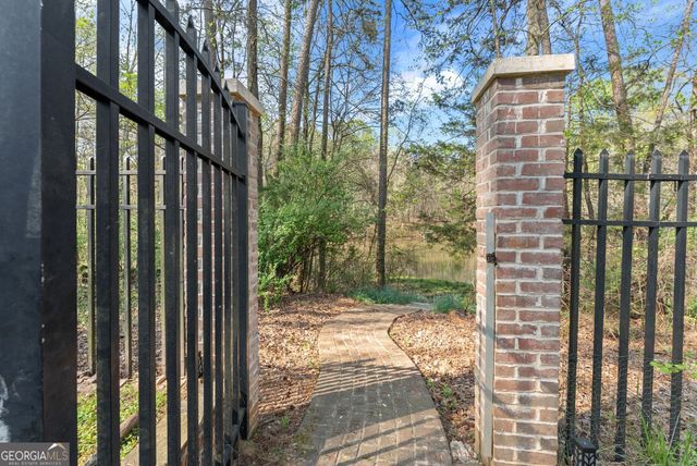 543 Windsong Lake Drive, Commerce, GA 30529