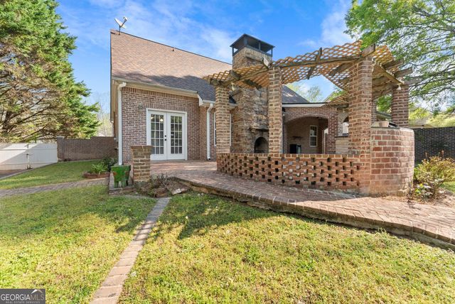 543 Windsong Lake Drive, Commerce, GA 30529