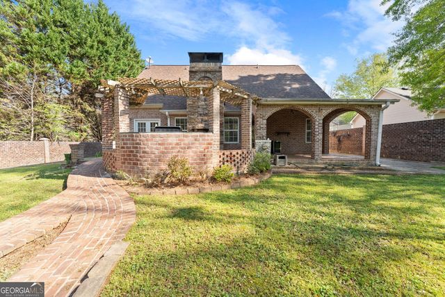 543 Windsong Lake Drive, Commerce, GA 30529