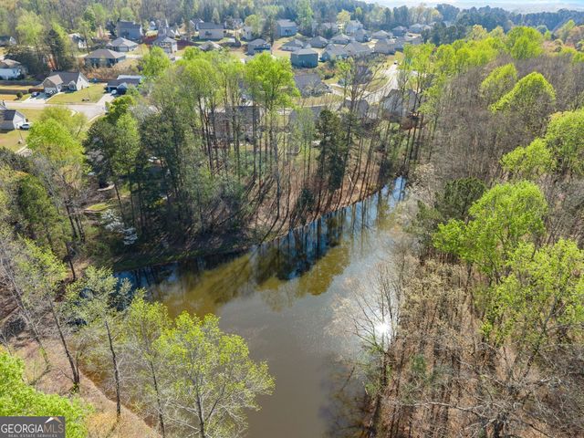 543 Windsong Lake Drive, Commerce, GA 30529