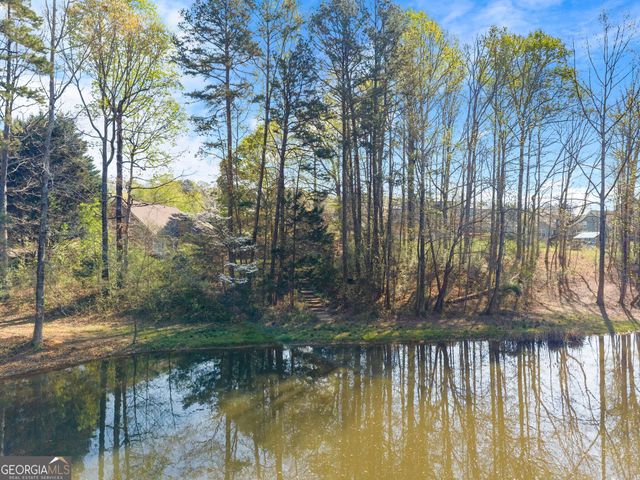 543 Windsong Lake Drive, Commerce, GA 30529
