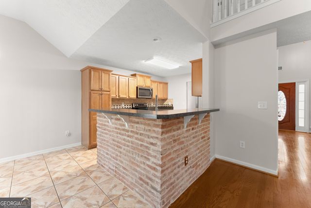 543 Windsong Lake Drive, Commerce, GA 30529