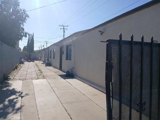 5517 Loma Vista, Maywood, CA 90270