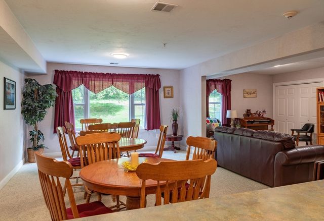 24 Greenleaves 416, Amherst, MA 01002