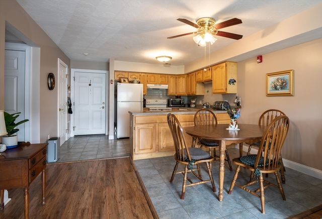 24 Greenleaves 416, Amherst, MA 01002