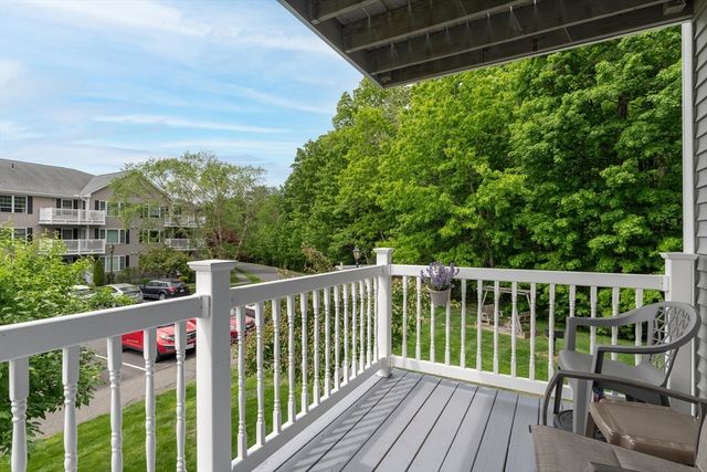 24 Greenleaves 416, Amherst, MA 01002