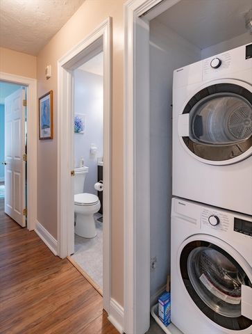 24 Greenleaves 416, Amherst, MA 01002
