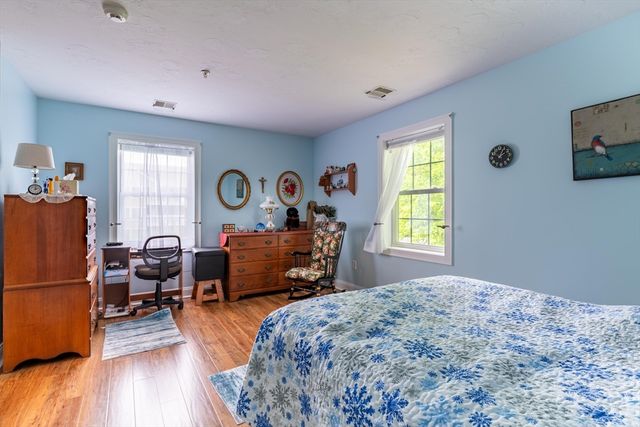 24 Greenleaves 416, Amherst, MA 01002