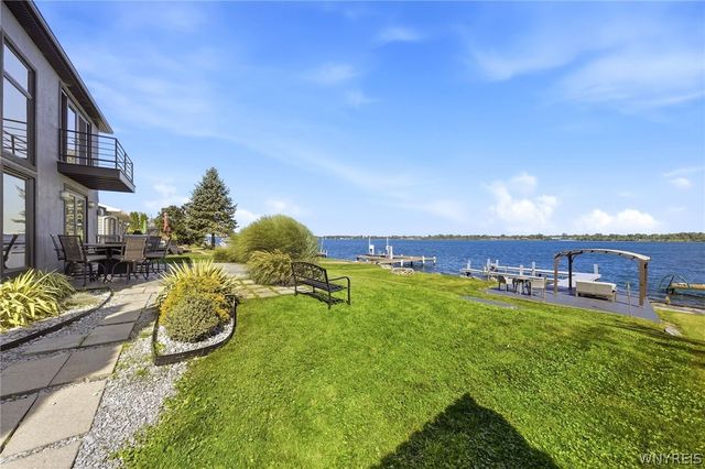 3863 East River Road, Grand Island, NY 14072