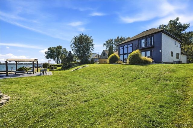 3863 East River Road, Grand Island, NY 14072