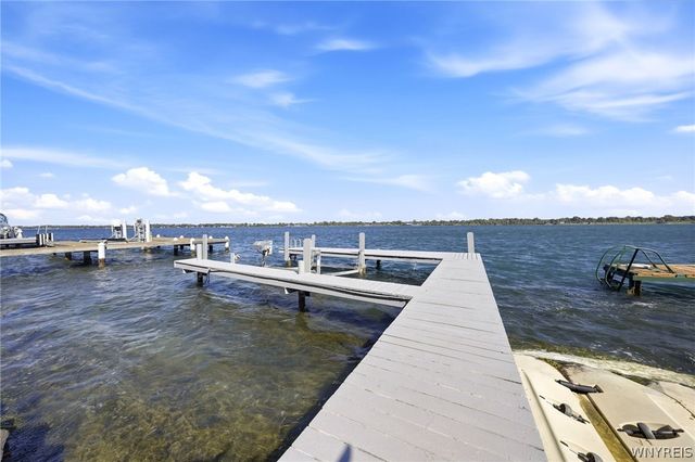 3863 East River Road, Grand Island, NY 14072