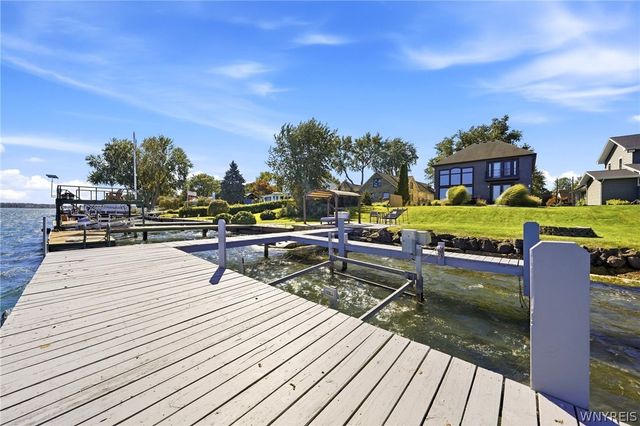 3863 East River Road, Grand Island, NY 14072