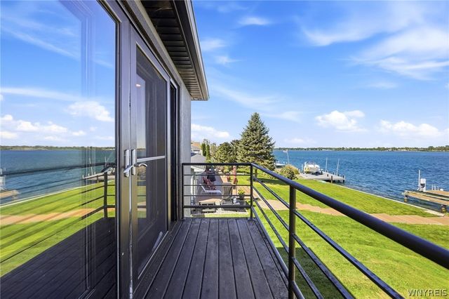3863 East River Road, Grand Island, NY 14072
