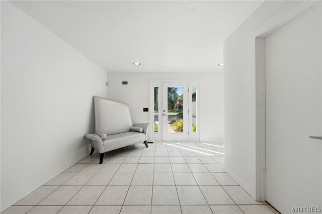 3863 East River Road, Grand Island, NY 14072