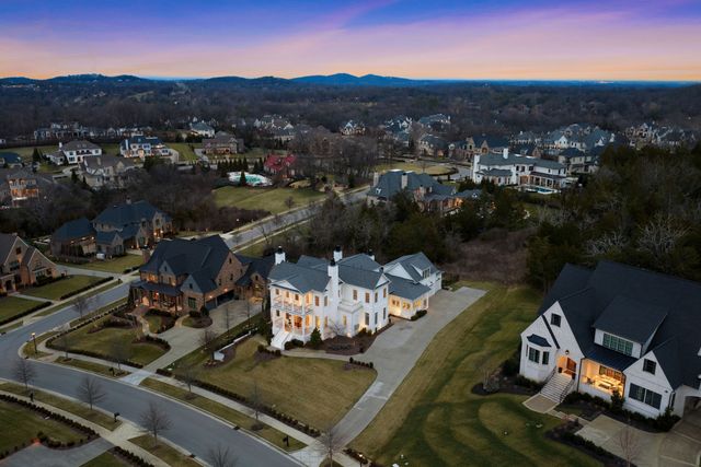 9242 Lehigh Dr, Brentwood, TN 37027