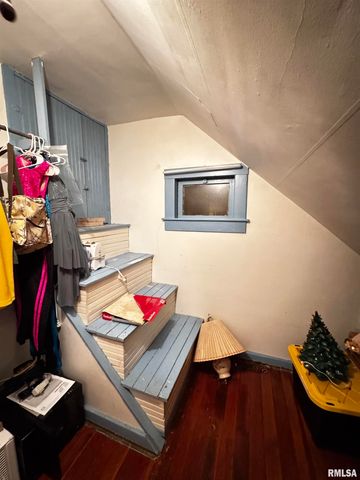 423 W ADAMS Street, Rushville, IL 62681