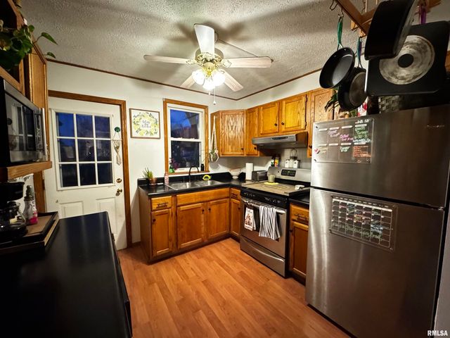 423 W ADAMS Street, Rushville, IL 62681