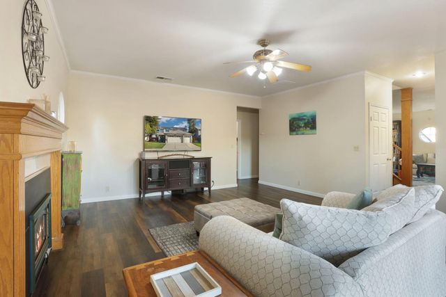 1122 Zumstein Ct, Ripon, CA 95366