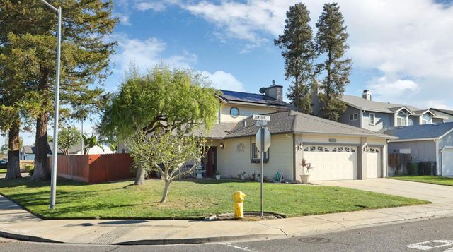 1122 Zumstein Ct, Ripon, CA 95366