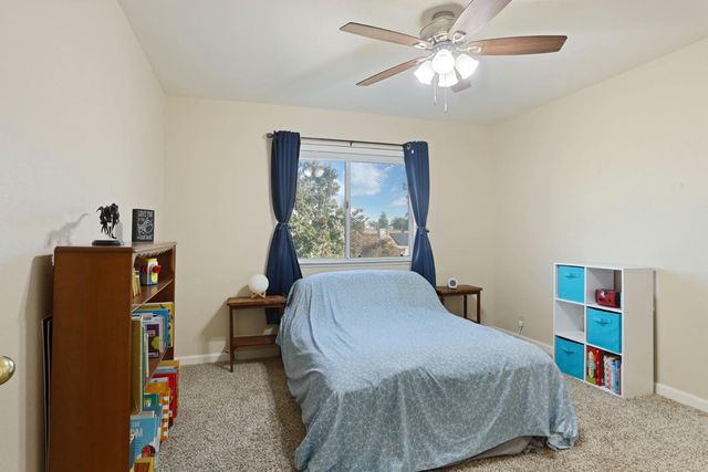 1122 Zumstein Ct, Ripon, CA 95366