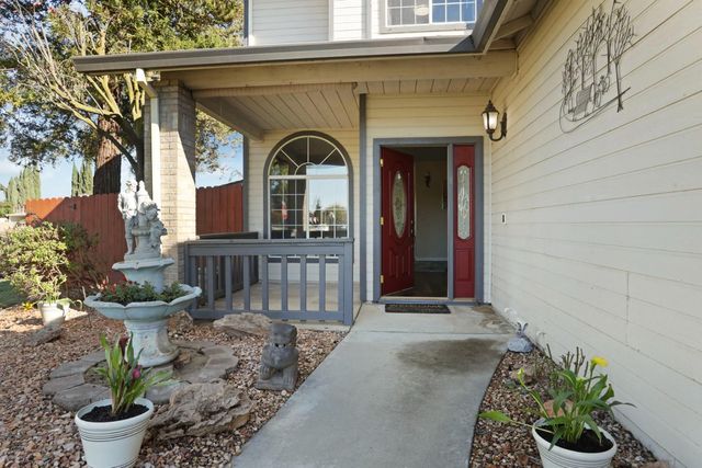 1122 Zumstein Ct, Ripon, CA 95366