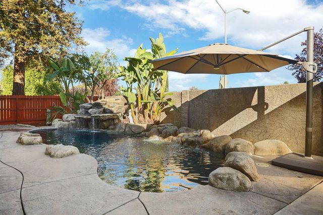 1122 Zumstein Ct, Ripon, CA 95366